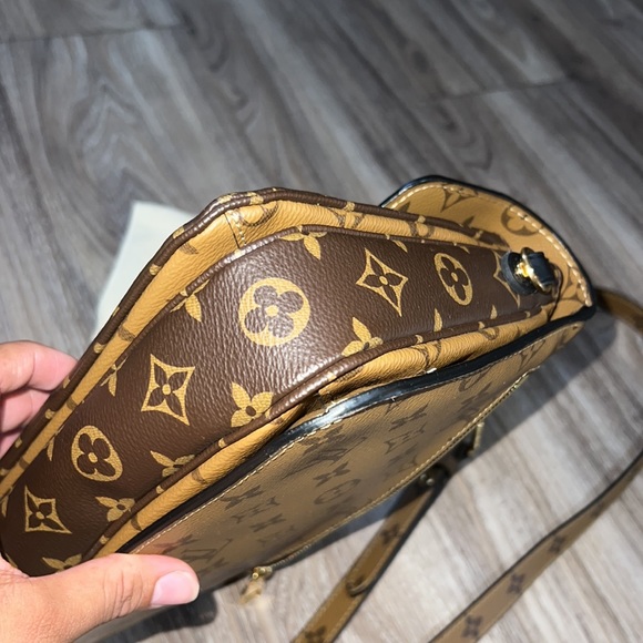 Authentic Louis Vuitton reverse Pochette Métis - Picture 5 of 17